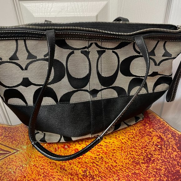 Coach Signature Jacquard Striped Shoulder Bag - Picture 6 of 6